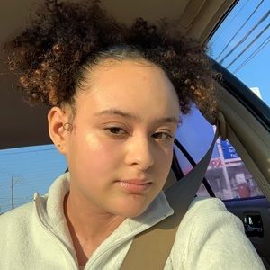 Meet your Posher, Mena